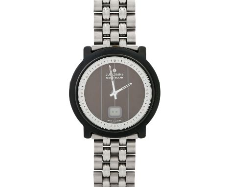   JUNGHANS Mega Solar Herrenuhr.   Keramik. Quarz-Werk. Deutliche Gebrauchsspuren an Band und Gehäuse! Funktion nicht geprüft