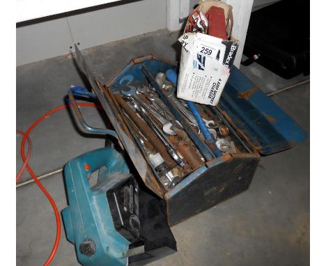 A mixed lot of tools