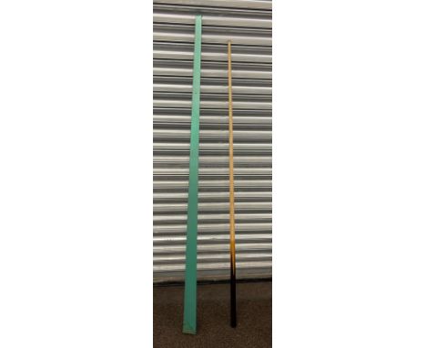 Lindop ace snooker cue in metal casing 