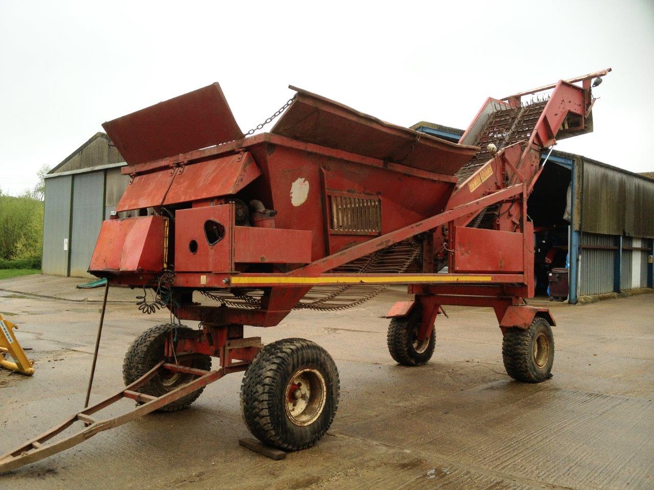CTM 920 R Sugar Beet Cleaner Loader. Location Bury St Edmunds, Suffolk