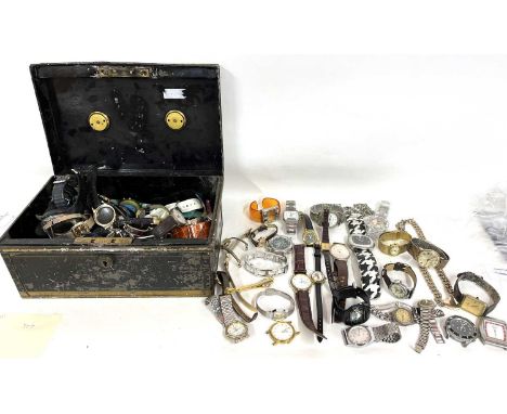 A mixed lot of various wrist watches, makers include Rotary, Lorus and Sekonda