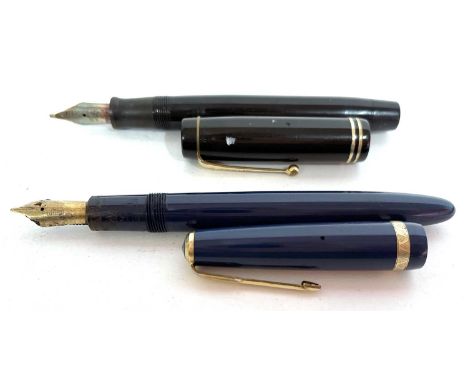 A vintage Parker Duofold Maxima fountain pen, with 14k stamped nib together with a Parker Duofold Canada fountain pen, 14k ni