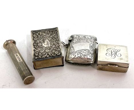 Mixed lot to include a small silver pill box, Birmingham 1911, a silver cigar piercer, Birmingham 1955, an Edwardian silver s