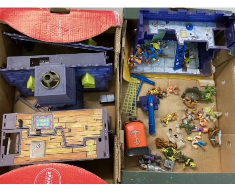 Character Options Scooby Doo Mystery Mansion playset and pieces.  Together with a quantity of additional Scooby doo figures a