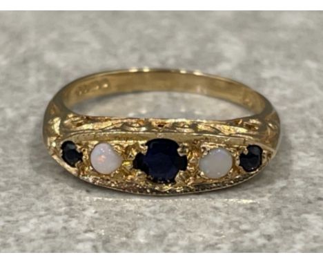 Ladies 9ct gold sapphire and opal 5 stone ring. 2g size K