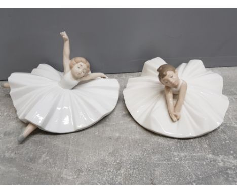 2 Nao by lladro Ballerina figures 1283 Dance class and 1423 Dancer pose, fingers damaged on dancer pose, dancer class in very