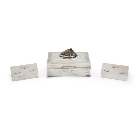 A silver cigarette boxDeakin & FrancisBirmingham, 1961of rectangular form, presentation engraving to front, the hinged cover 