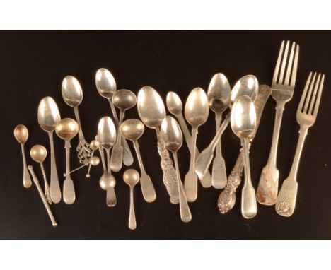 Silver salt spoons, silver teaspoons, a silver swizzle stick and other silver and silver coloured metal cutlery, 12.7oz.