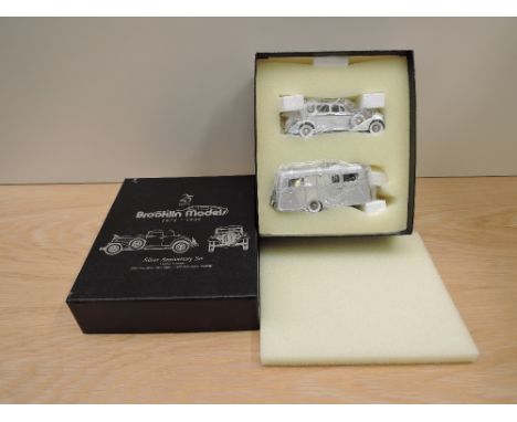 A Brooklin Models 1:43 scale diecast limited edition Silver Anniversary two piece Set, 1936 Pierce Arrow 1601 Sedan &amp; 193