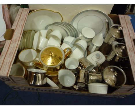 ROYAL DOULTON 'ETUDE' TEAWARES, H5003 (20), Royal Worcester lustre teawares, Minton 'Horizon' teawares etc