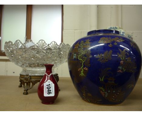 A SMALL ROYAL DOULTON FLAMBE BUD VASE, height 10.5cm, a Carltonware ginger jar (missing cover and s.d.), Pagoda pattern 2012,