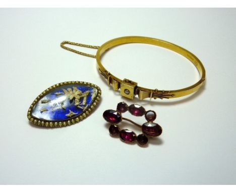 THREE ITEMS OF PERIOD JEWELLERY, to include a late Georgian pearl memorial brooch, a rose gold garnet brooch together with a 