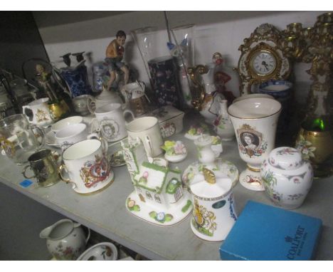 A mixed lot to include a mantle clock with matching garnitures, Royal Albert Old Country Roses and other items 