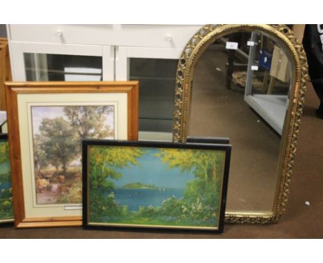 A GILT FRAMED ARCH SHAPED MIRROR, APPROX. 86 X 49 CM TOGETHER WITH TWO VINTAGE PRINTS OF SEASCAPES ALONG WITH TWO REPRODUCTIO
