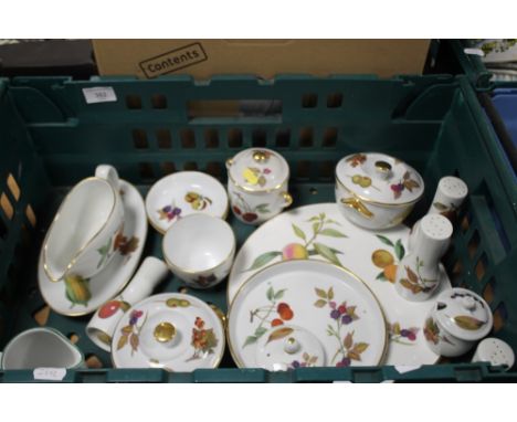A TRAY OF ROYAL WORCESTER 'EVESHAM' (TRAY NOT INCLUDED)