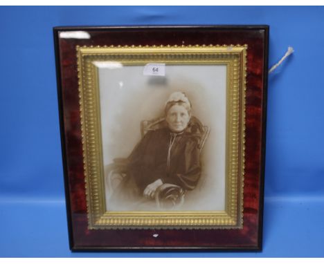 A VICTORIAN MAHOGANY BOX PICTURE FRAME WITH PORTRAIT OF A LADY