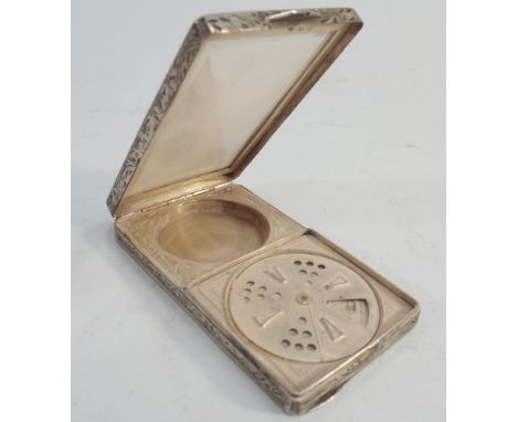 Continental silver ladies compact with mirror and rouge containers, stamped 800