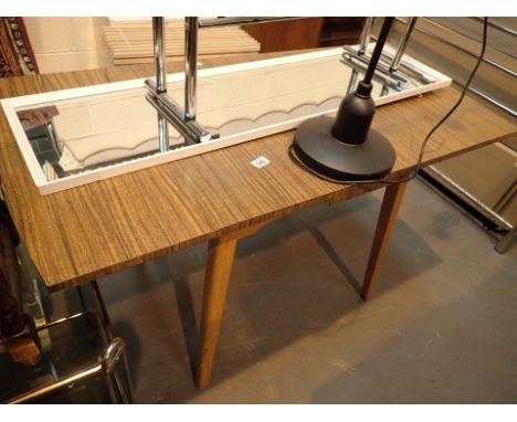 Extending drawleaf kitchen table