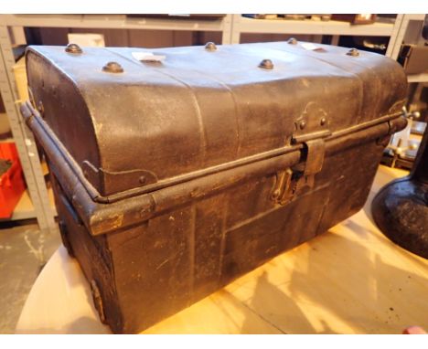 Small metal travelling trunk 