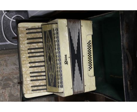 A VINTAGE 'RIOS' ACCORDION WITH CASE
