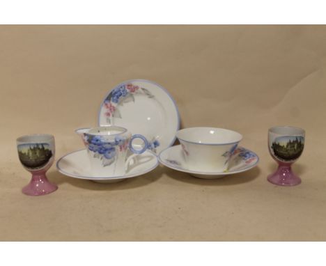 A SHELLEY CREAM JUG, SUGAR BOWL AND THREE SAUCERS, TOGETHER WITH A PAIR OF EGG CUPS