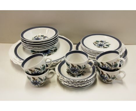 An extensive Alfred Meakin bone china part tea set. 5 cups, 6 saucers, 6 tea plates, 6 bowls, 6 medium and 6 dinner plates.