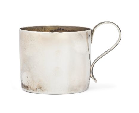 A small George III Irish silver cup. John Lloyd,  Dublin, c.1770. Of short, cylindrical form with gilded interior and reeded 