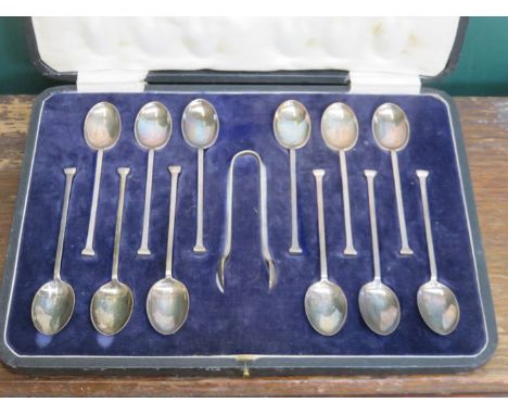 CASED SET OF TWELVE HALLMARKED SILVER SPOONS WITH SUGAR TONGS, SHEFFIELD ASSAY