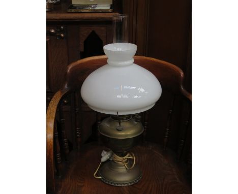 BRASS TABLE LAMP WITH GLASS SHADE 