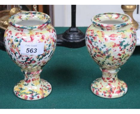 PAIR OF MID 19th CENTURY STEMMED PRATTWARE URNS, APPROXIMATELY 14cm HIGH (AT FAULT) 