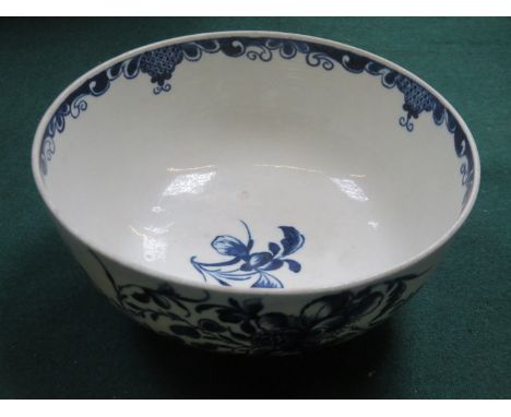 EARLY WORCESTER BLUE AND WHITE CERAMIC BOWL, 18th CENTURY, DIAMETER APPROXIMATELY 16cm 