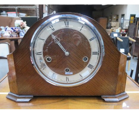 OAK CASED MANTEL CLOCK 