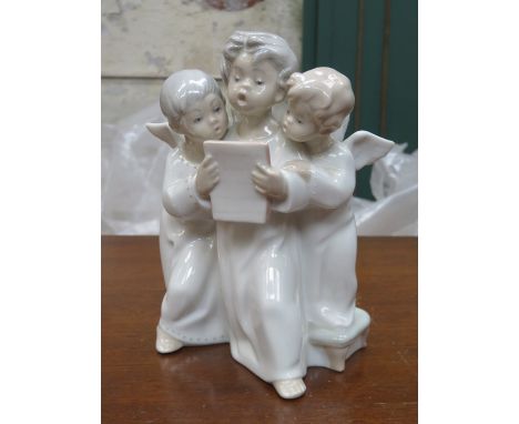 LLADRO GLAZED CERAMIC FIGURE GROUP- ANGELS GROUP, BOOK REF No01014542