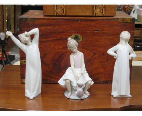 THREE LLADRO GLAZED CERAMIC FIGURES INCLUDING LITTLE BALLERINA 