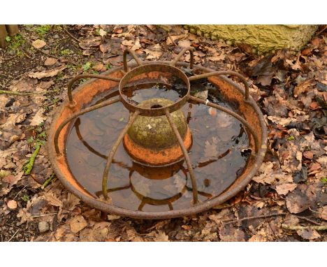 A VINTAGE CAST IRON CIRCULAR PIG TROUGH, diameter 74cm
