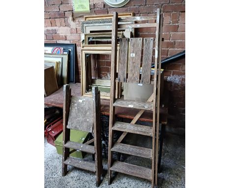 2 PAIRS OF WOODEN VINTAGE STEPS FOR DISPLAY PURPOSES ONLY