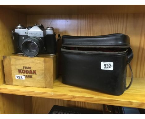 VINTAGE WOODEN KODAK FILM TANK &amp; A ZENIT-B CAMERA WITH LIGHT METER
