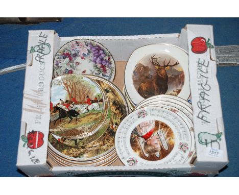 A quantity of collectors plates to include four Constable landscapes, five hunting scenes, wild cats, Christmas plates etc.,