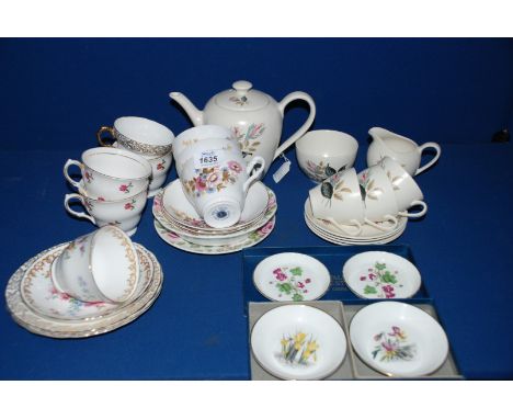 A Rose pattern J & G Meakin Teaset including teapot, milk jug, sugar bowl, four cups and saucers, plus various floral decorat