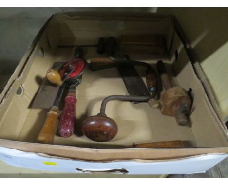 A TRAY OF VINTAGE TOOLS