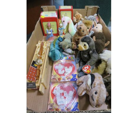 A TRAY OF ASSORTED COLLECTABLES TO INCLUDE A BOXED 'STEIFF' WRISTWATCH, TWO BOXED BUNNYKINS FIGURES AND A COLLECTION OF TY BE