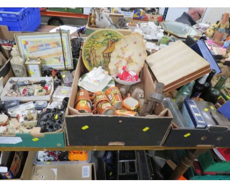 THREE TRAYS OF COLLECTABLES TO INCLUDE CERAMICS, CARRIAGE CLOCK ETC 