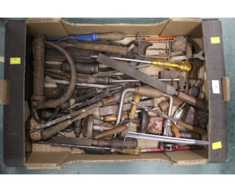 Box of hand tools, files, screwdrivers, ruler etc 