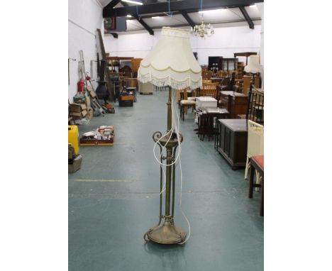 Brass extendable standard lamp with shade 