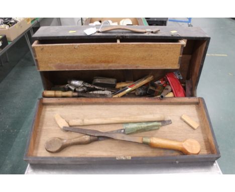 Vintage joinery box of tools, chisels, screwdrivers etc 