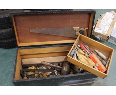 Vintage tool chest to include hand tools, drill, plane, saws etc 