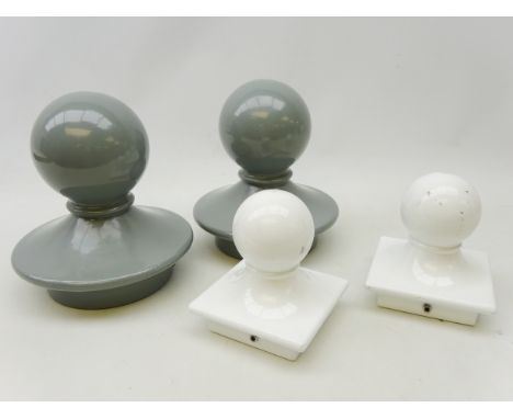 Two pairs of ceramic garden gate/ post finials, H21cm and H13cm (4)