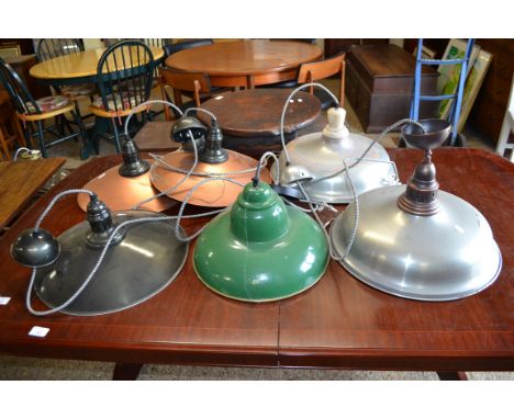 COLLECTION OF VARIOUS INDUSTRIAL TYPE LIGHT FITTINGS