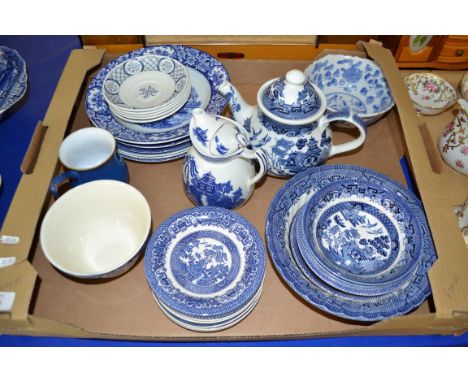 TRAY CONTAINING BLUE AND WHITE CERAMIC WARES