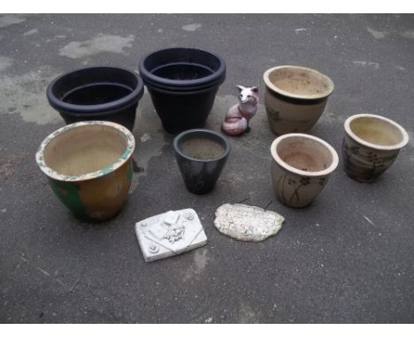 TEN ITEMS TO INCLUDE FIVE CERAMIC GARDEN PLANTERS ETC.